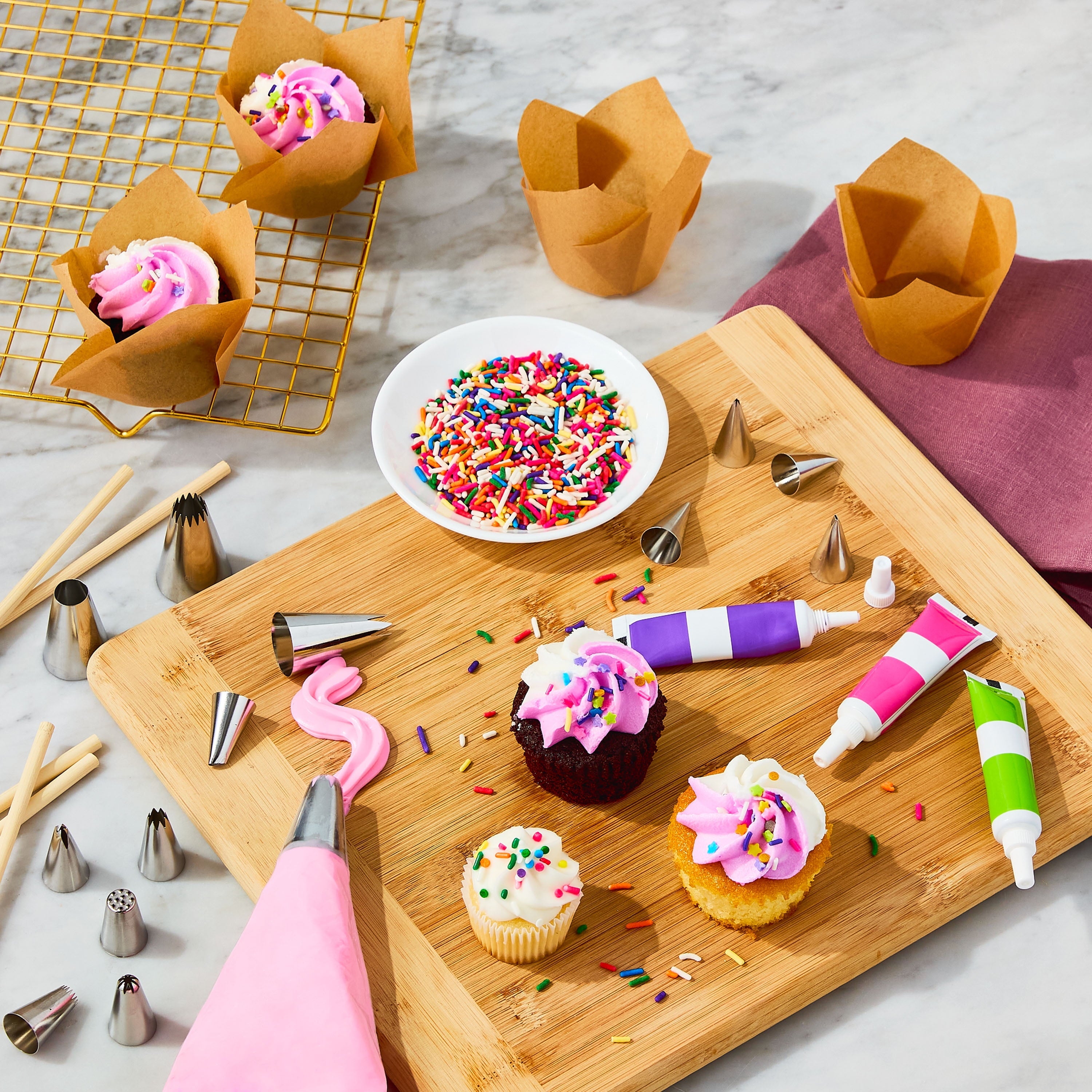 Multi-Functional Baking Cups, 24 Pieces - Innovative Kitchen Helper for Modern Cooking Detail