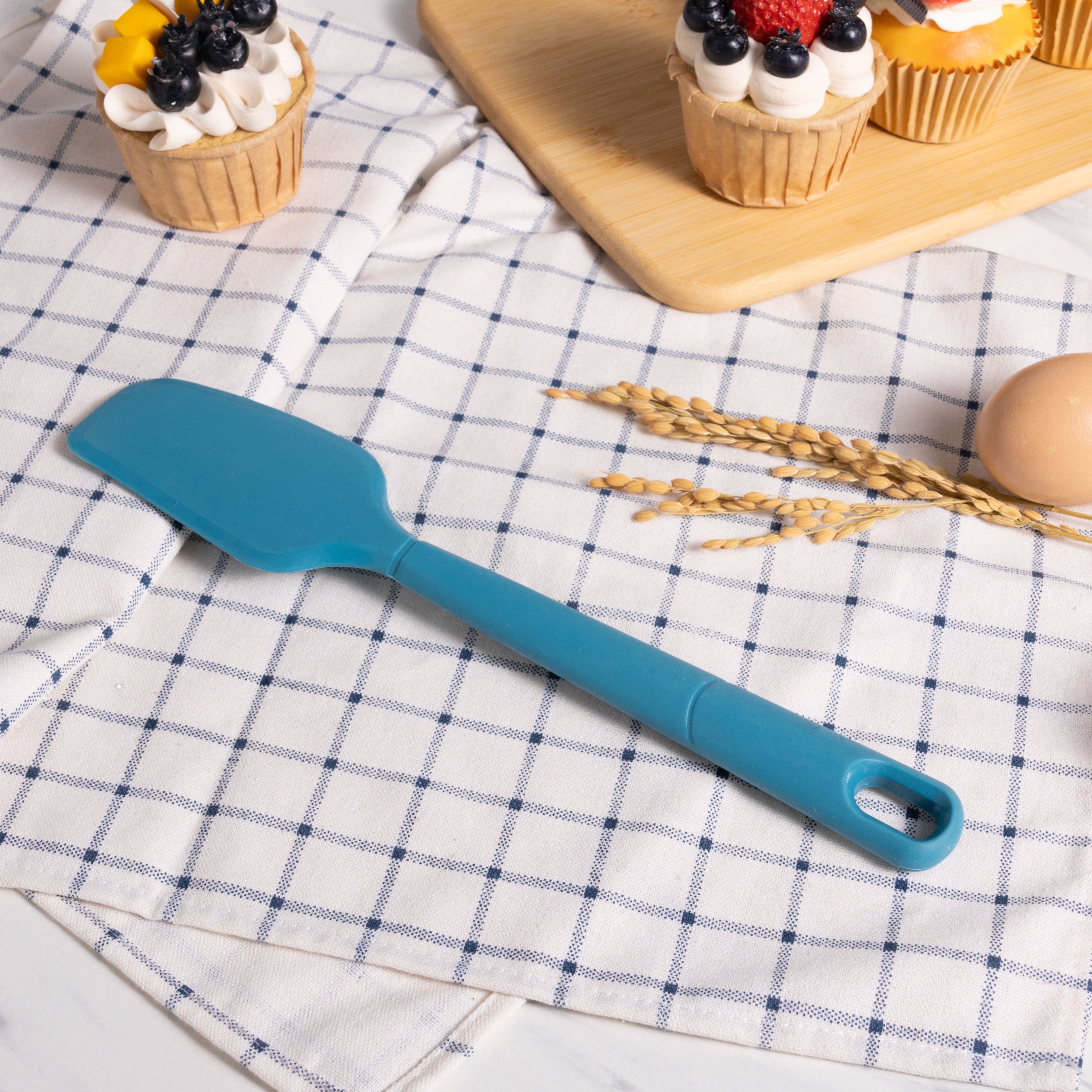 Heavy Duty Silicone Food- Grade Blue 10.55" L Kitchen Spatula - High-Precision Culinary Tool for Baking & Cooking Detail