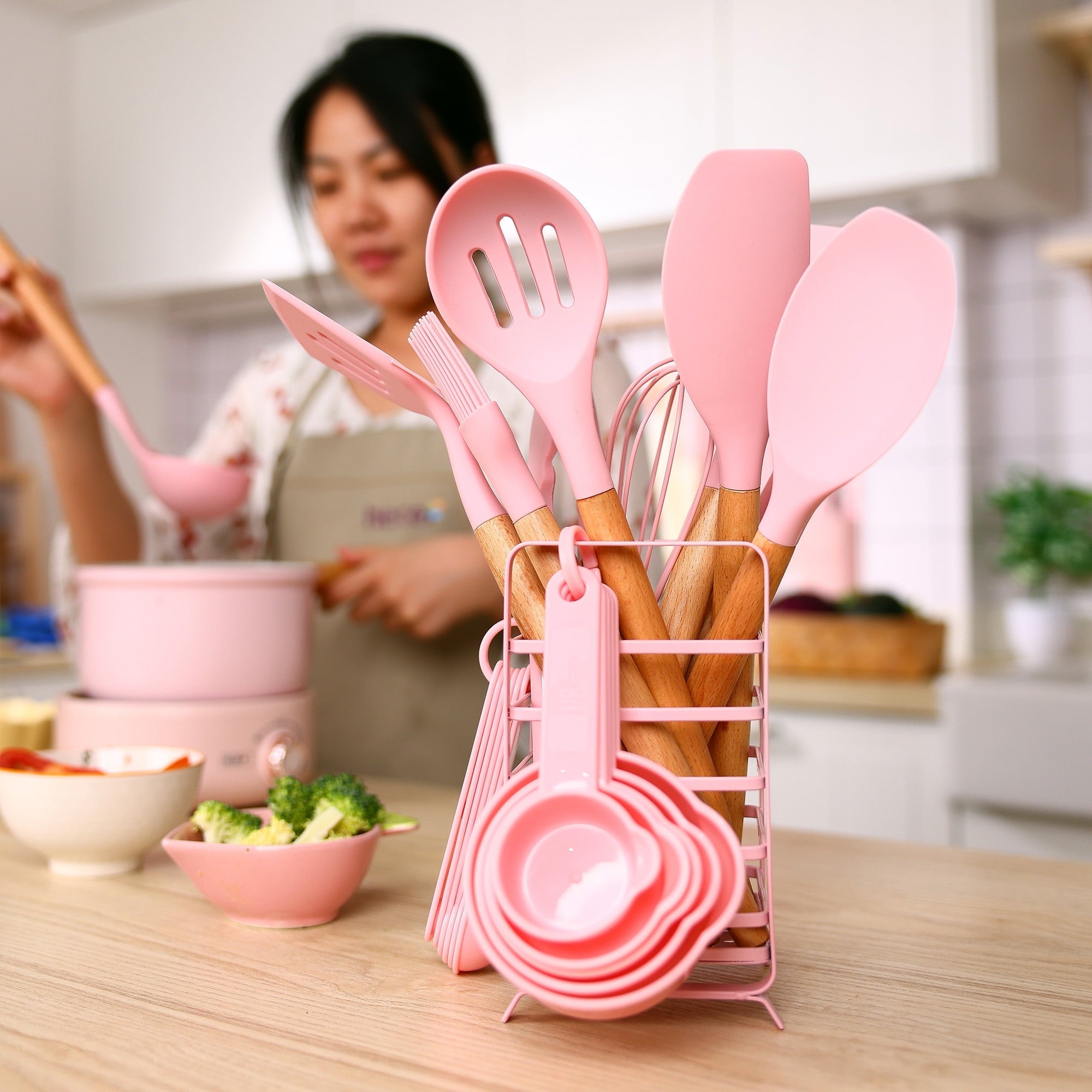 Heat-Resistant 32 PCS Silicone Cooking Utensils Set, 446°F Heat Resistant for Nonstick Cookware - Ergonomic Kitchen Tongs and Cooking Spoon Utensil Detail